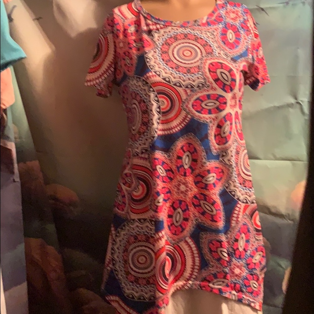 New colorful Top size small apron hem women’s